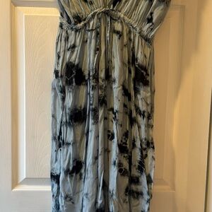 Elegant Black and Gray Tie-Dye Dress